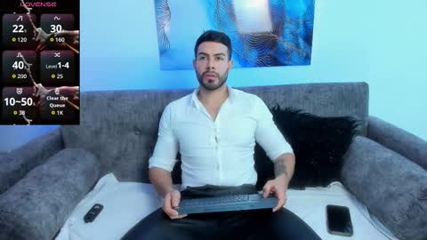 Snapshot of zarekfox chatting on 10.09.25 Zarek online show from 10.09.25