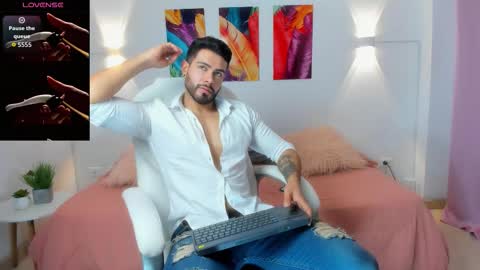 Snapshot of zarekfox chatting on 10.11.25 Zarek online show from 10.11.25