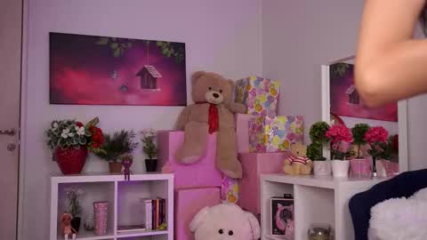 Snapshot of zariavera chatting on 10.10.25 zariavera online show from 10.10.25