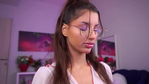 Snapshot of zariavera chatting on 10.19.25 zariavera online show from 10.19.25