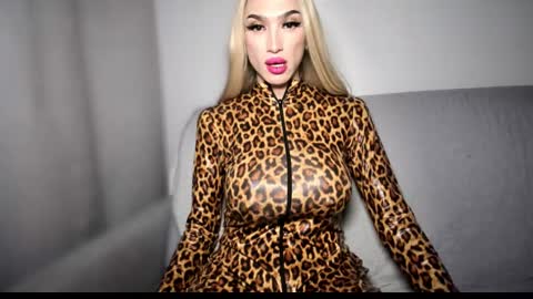 ZARINA online show from 12.09.24