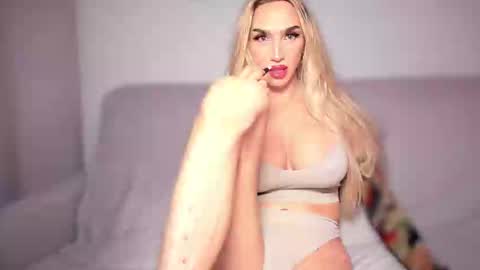 ZARINA online show from 02.14.25