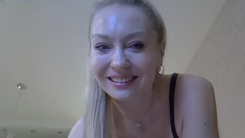 Snapshot of zarinaswift chatting on 02.18.26 Zarina Swift online show from 02.18.26