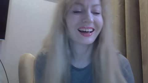 Snapshot of zarinaswift chatting on 04.21.26 Zarina Swift online show from 04.21.26