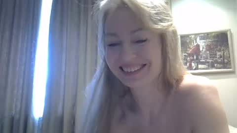 Snapshot of zarinaswift chatting on 04.25.26 Zarina Swift online show from 04.25.26