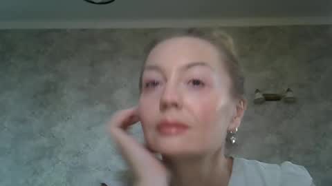 Snapshot of zarinaswift chatting on 06.07.26 Zarina Swift online show from 06.07.26
