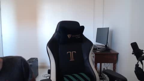 Snapshot of zazou3113 chatting on 12.16.24 Grizzly Bear online show from 12.16.24