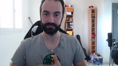 Snapshot of zazou3113 chatting on 02.04.25 Grizzly Bear online show from 02.04.25