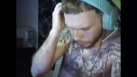 Snapshot of zdaddy9827 chatting on 02.19.25 zdaddy9827 online show from 02.19.25