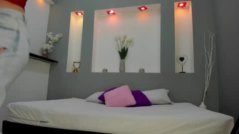 Snapshot of zean_lee chatting on 01.20.25 Karolyne online show from 01.20.25