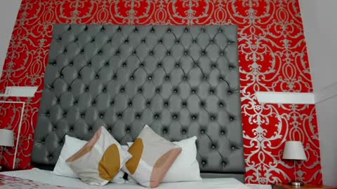 Snapshot of zean_lee chatting on 02.08.25 Karolyne online show from 02.08.25