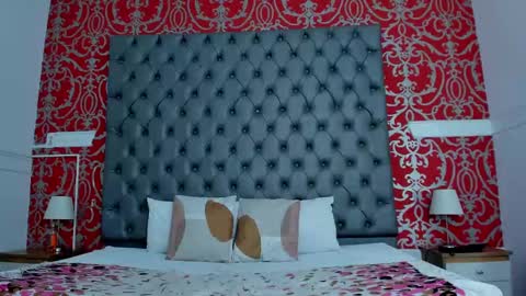 Snapshot of zean_lee chatting on 02.10.25 Karolyne online show from 02.10.25