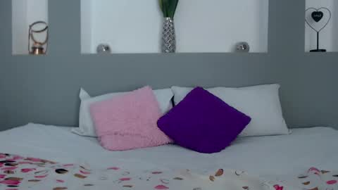 Snapshot of zean_lee chatting on 02.17.25 Karolyne online show from 02.17.25