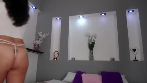 Snapshot of zean_lee chatting on 02.18.25 Karolyne online show from 02.18.25