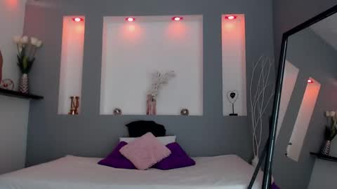 Snapshot of zean_lee chatting on 09.15.25 Karolyne online show from 09.15.25