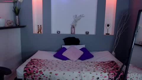 Snapshot of zean_lee chatting on 09.18.25 Karolyne online show from 09.18.25