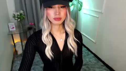 zelainalovetocum online show from 02.16.25