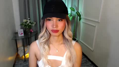 zelainalovetocum online show from 02.26.25