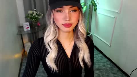 zelainalovetocum online show from 02.27.25