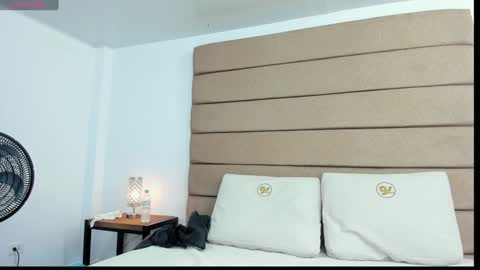 Zenda Evans online show from 02.04.25