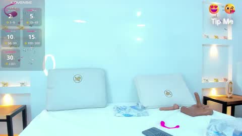 Zenda Evans online show from 02.17.25