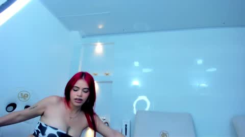 Zenda Evans online show from 10.10.25