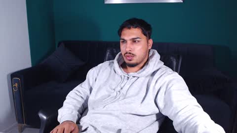 Snapshot of zenobaro chatting on 01.19.25 zenobaro online show from 01.19.25