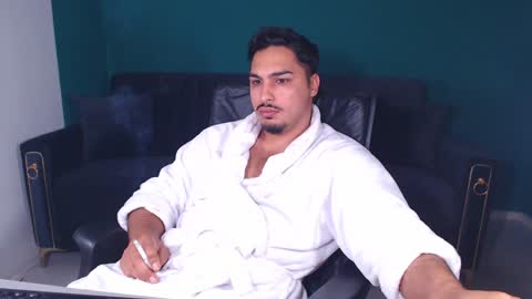 Snapshot of zenobaro chatting on 01.23.25 zenobaro online show from 01.23.25