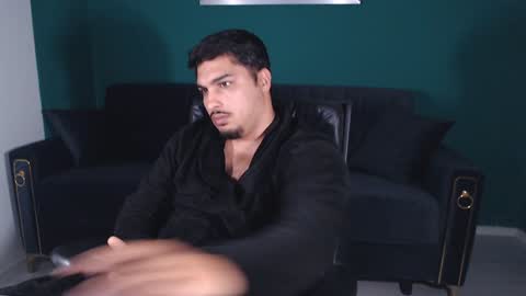 Snapshot of zenobaro chatting on 02.03.25 zenobaro online show from 02.03.25