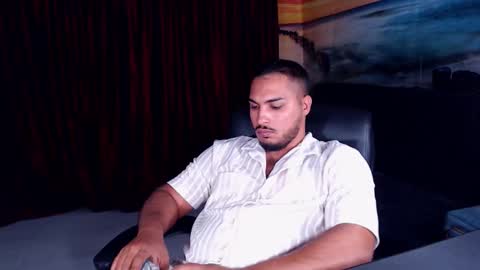 Snapshot of zenobaro chatting on 09.20.25 zenobaro online show from 09.20.25