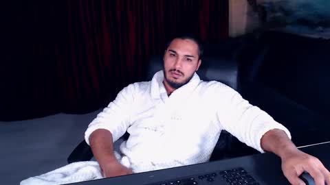 Snapshot of zenobaro chatting on 10.09.25 zenobaro online show from 10.09.25