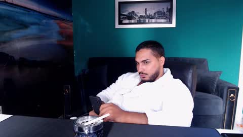 Snapshot of zenobaro chatting on 10.11.25 zenobaro online show from 10.11.25