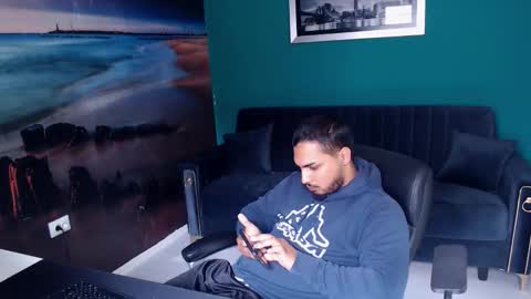 Snapshot of zenobaro chatting on 10.14.25 zenobaro online show from 10.14.25