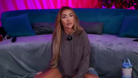 Snapshot of zenydaxbelle chatting on 10.04.25 Zenyda online show from 10.04.25