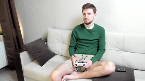 Snapshot of zepanl chatting on 10.15.25 Andrew online show from 10.15.25