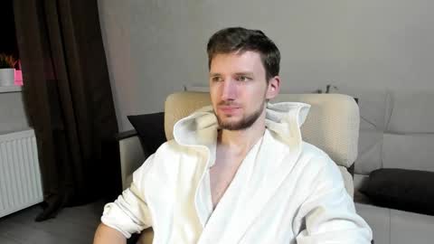 Snapshot of zepanl chatting on 10.18.25 Andrew online show from 10.18.25