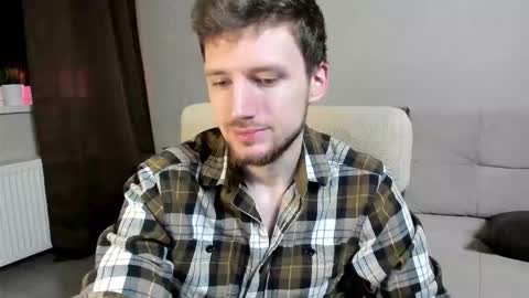 Snapshot of zepanl chatting on 10.28.25 Andrew online show from 10.28.25