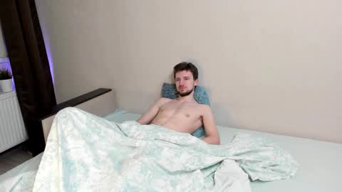 Snapshot of zepanl chatting on 11.07.25 Andrew online show from 11.07.25