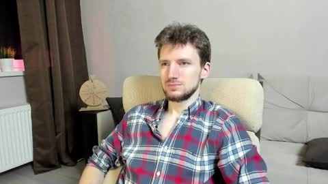 Snapshot of zepanl chatting on 11.10.25 Andrew online show from 11.10.25