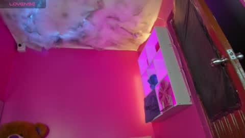 Snapshot of zephyra_angels1 chatting on 10.26.25 ZEPHYRA ANGELS online show from 10.26.25