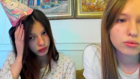 Snapshot of zerelle chatting on 02.05.26 Ivy online show from 02.05.26