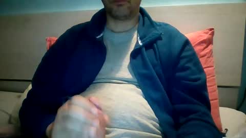 Snapshot of zeus00811 chatting on 12.04.24 zeus online show from 12.04.24