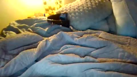 Snapshot of zeus6906 chatting on 12.17.25 9.3 inch online show from 12.17.25