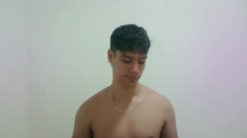 Snapshot of zeus_183 chatting on 10.04.25 zeus_183 online show from 10.04.25