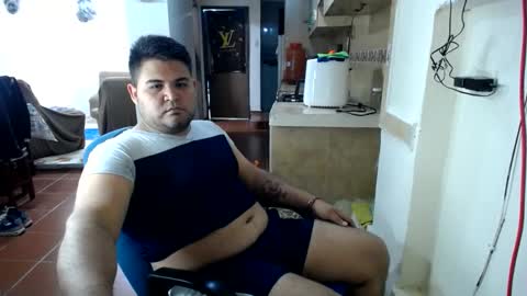 Snapshot of zeusdedios chatting on 03.11.25 Enrique online show from 03.11.25