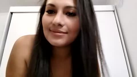 Zeya online show from 09.12.25