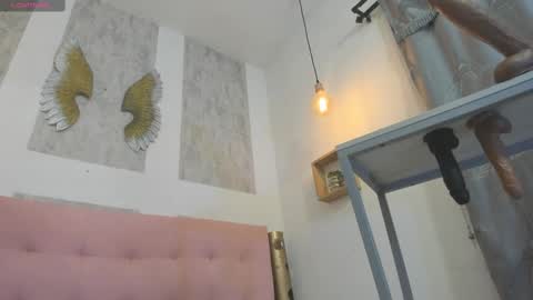 ZHAMIRA  ANDRES online show from 09.30.25