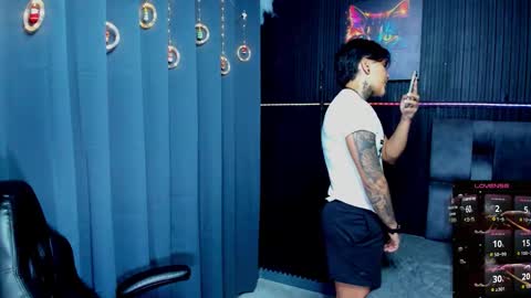 zhoestrong online show from 11.28.25