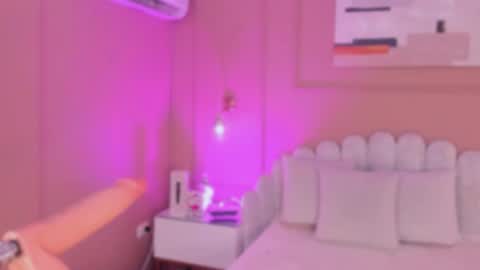 Snapshot of zia_cooper chatting on 11.15.25 ZIA online show from 11.15.25