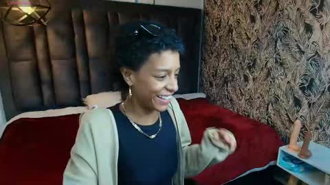 Snapshot of zia_green chatting on 05.22.26 Zia Green online show from 05.22.26
